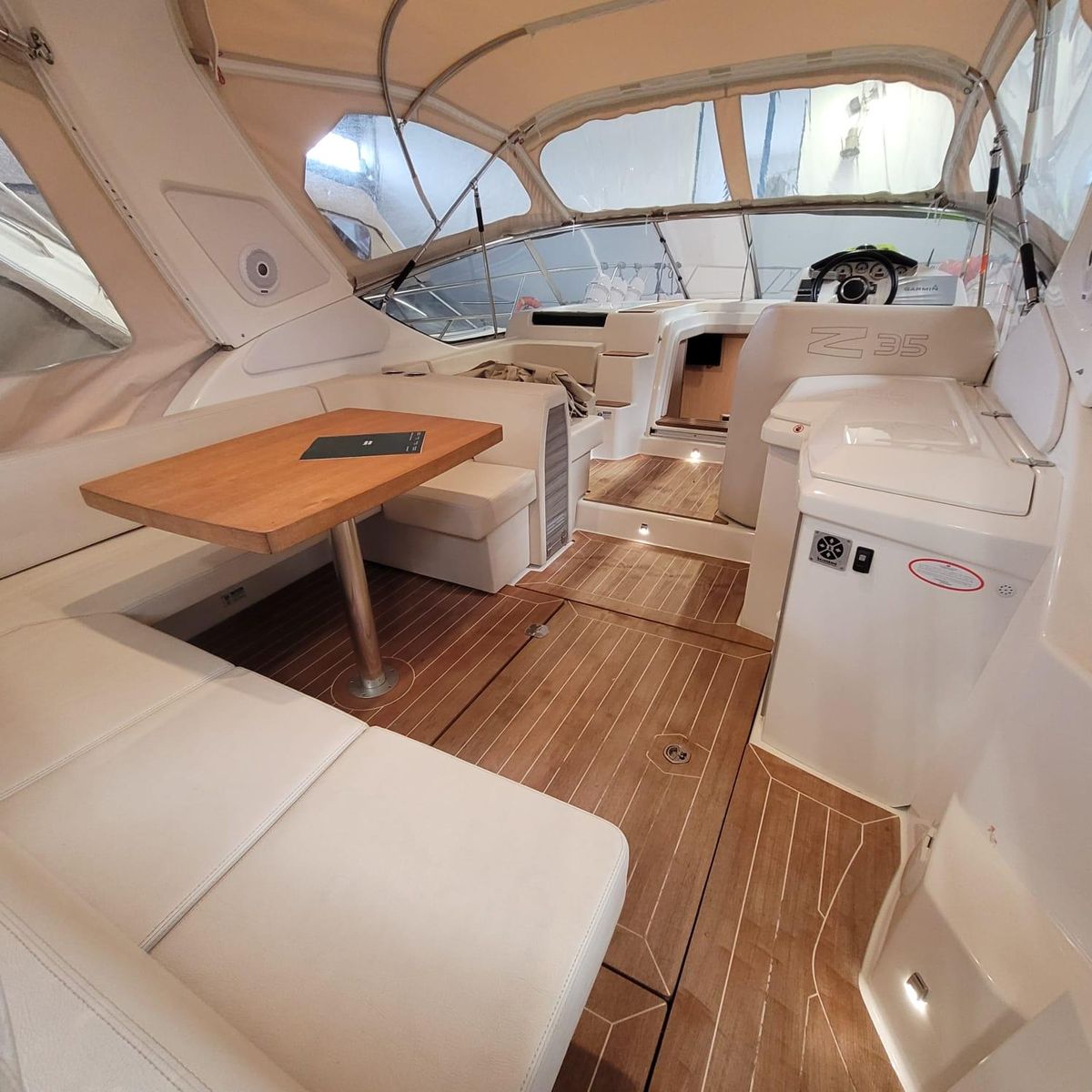 Cranchi Z35 - Monopoli Yacht Charter