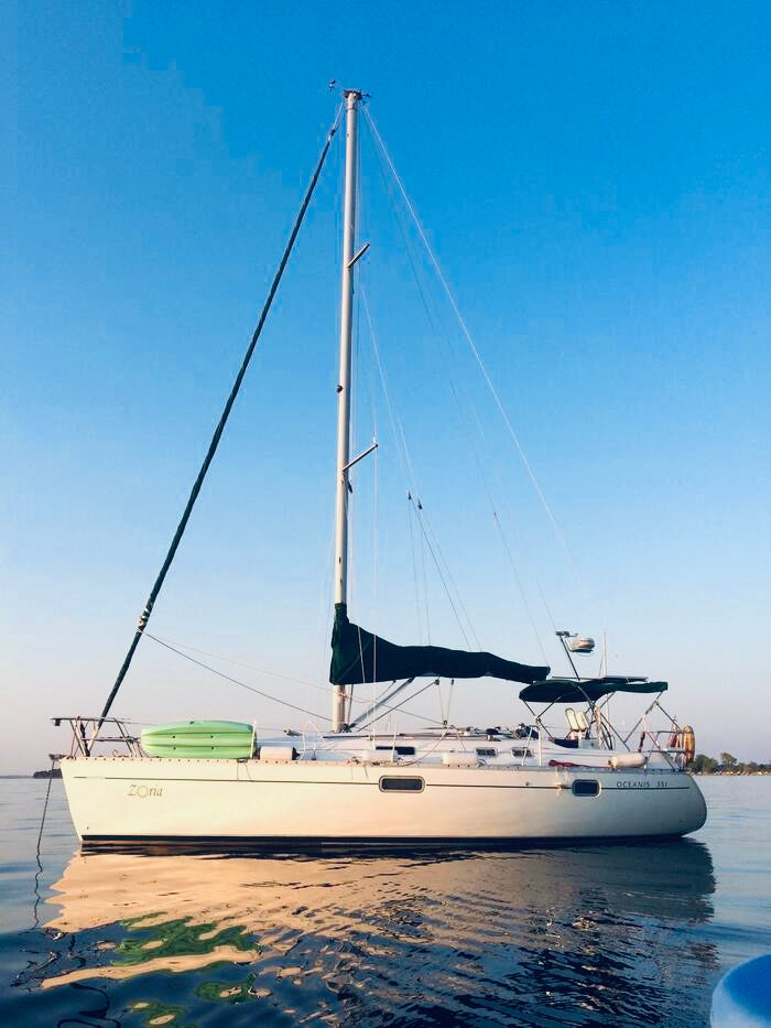 Beneteau Oceanis 351 - Monopoli Yacht Charter