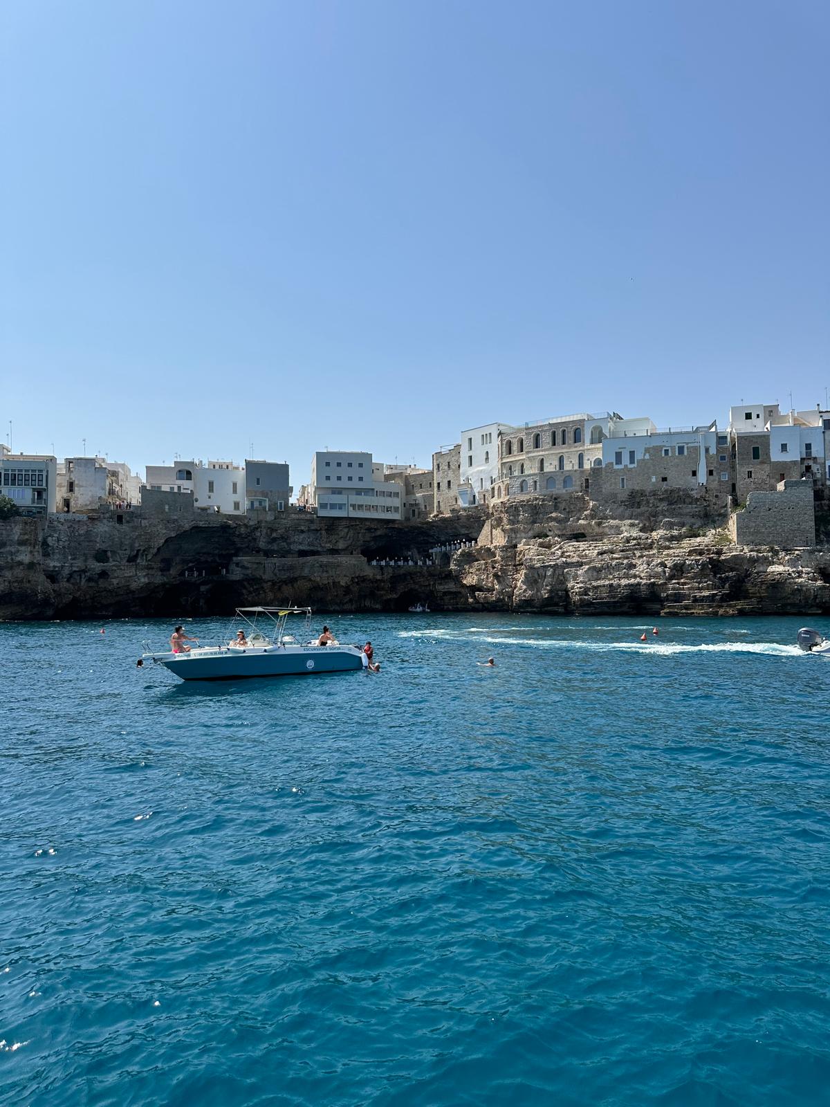 Beneteau Oceanis 351 - Monopoli Yacht Charter