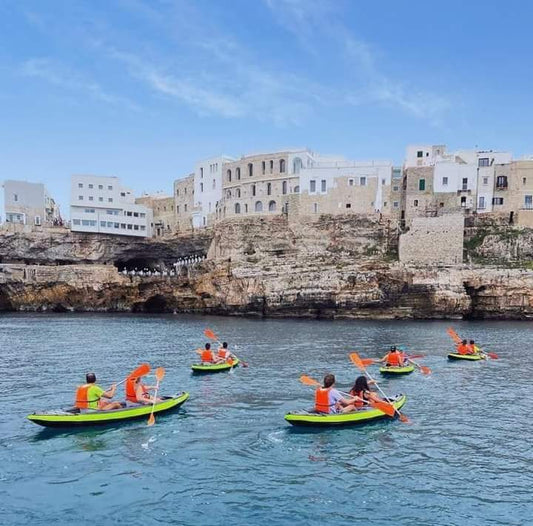 Escursione in SUP con istruttore nelle grotte marine di Polignano a Mare
