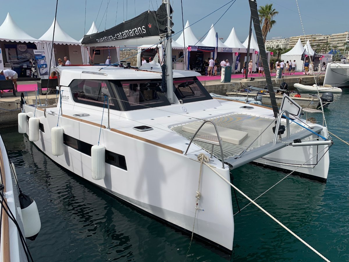 Catamarano 'Aventura 34'