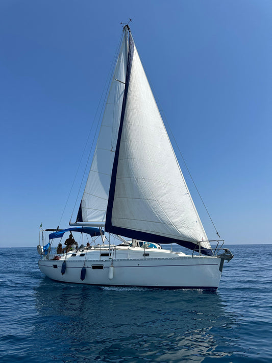 Beneteau Oceanis 351 - Monopoli Yacht Charter